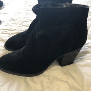 Jessica Simpson’s booties